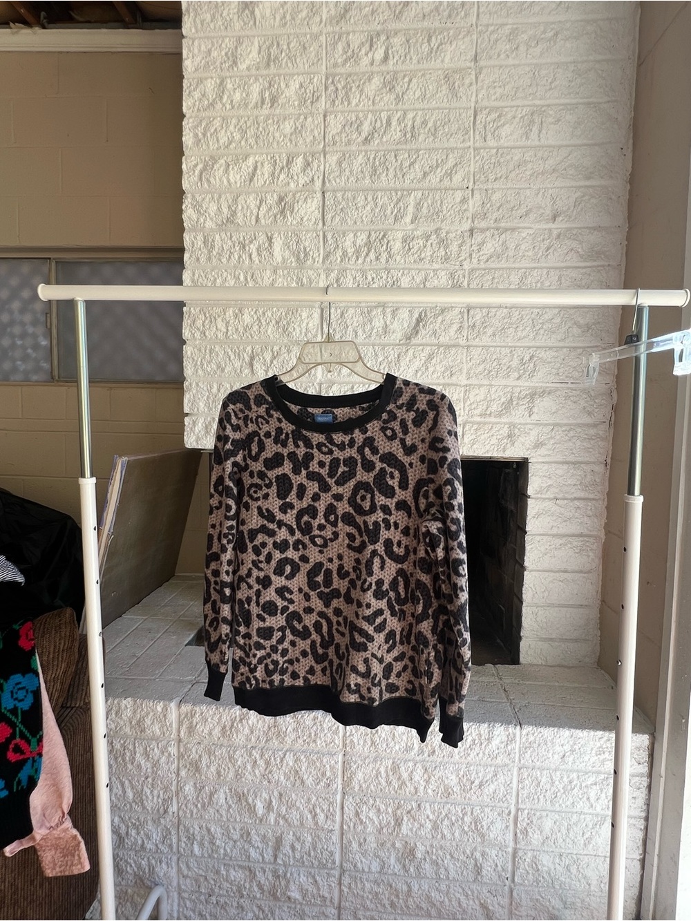 Simply Vera Vera Wang Leopard Print Women’s CrewNeck Knit Sweater, Size L